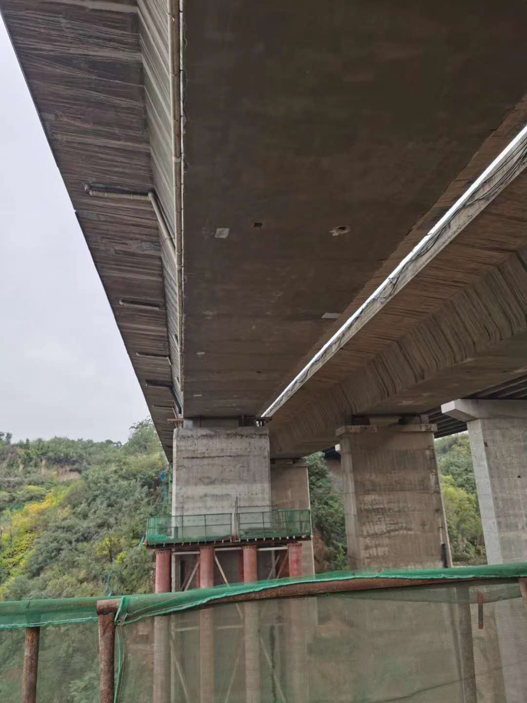 威海桥梁加固前制定可行设计方案图并用对施工方法